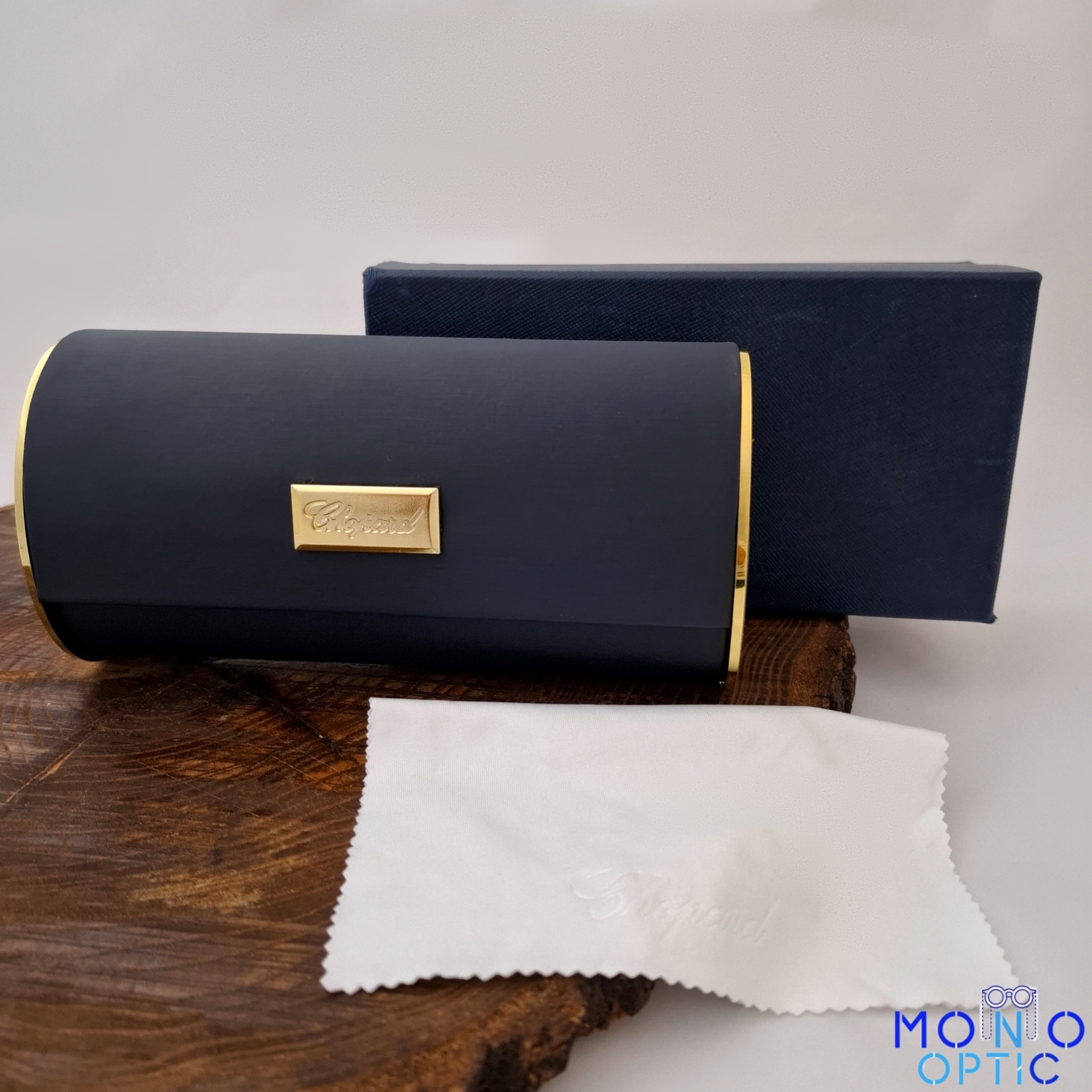 جلدعینکchopardمدل هاردباکس