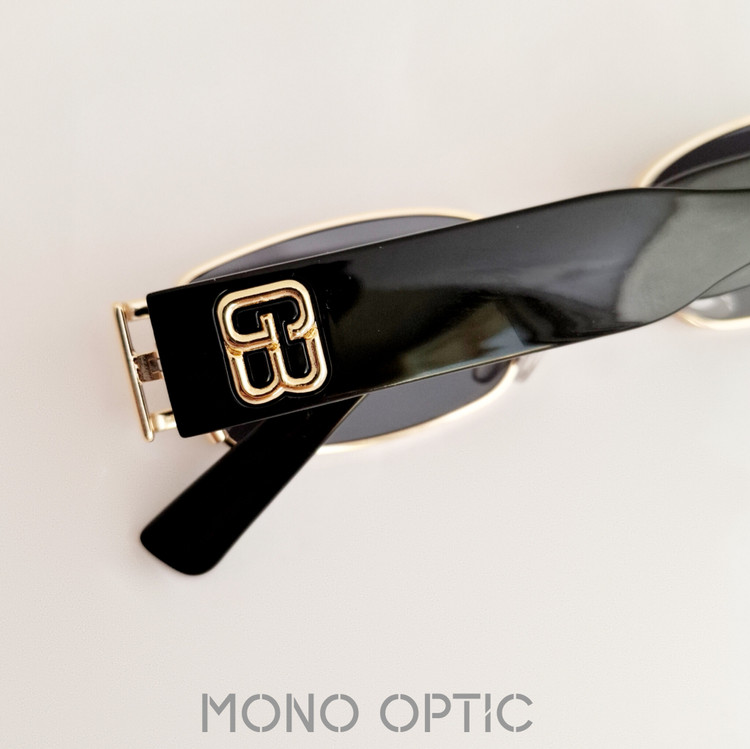 عینک آفتابی یونیسکسGENTLE MONSTERکد۸۰۳۲ پیرسینگدار